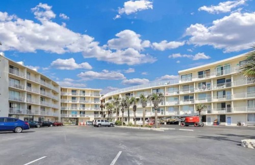 Bostwick Park Apartment | Ocean View Studio Daytona Zzz 4