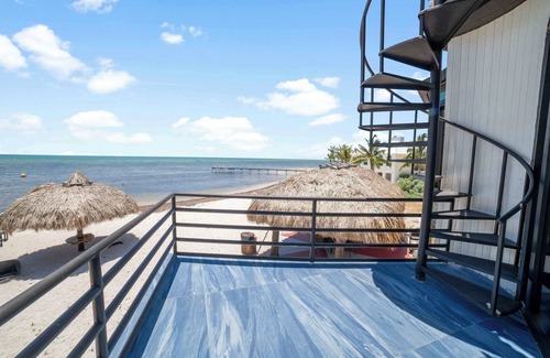 Coupon Bight Aquatic Preserve Apartment | Ocean View Suite Barnacle Resort