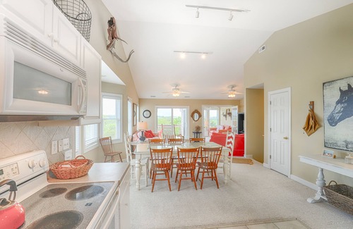 Sneads Ferry House | Scenic Ocean View Duplex with Pool and Nearby Golf