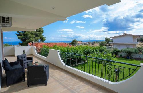 Kineta Apartment | Beautiful Ocean View Villa - Guest Rated 9.5/10