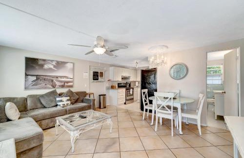 Ilexhurst Apartment | Seaside Family Retreat: Pet-Friendly Ocean View Villa