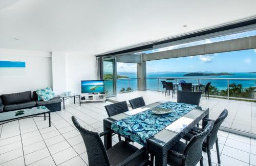 Hamilton Island Apartment | Relaxing Ocean Sunsets at Skiathos - 4-Star Retreat