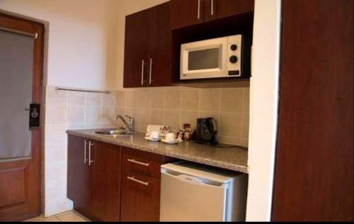 Port Edward Apartment | Ocean View Villas Unit A11: Ideal for Family Getaways