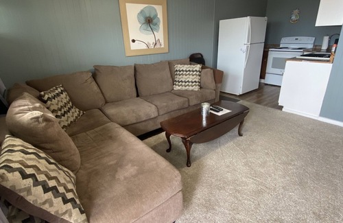 Hampton Apartment | Ocean View Retreat with Shared Pool and Family Amenities