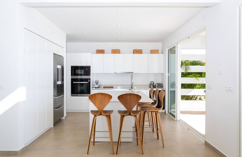 Indigo Bay Villa | Ocean View Retreat with Concierge and Spa Amenities