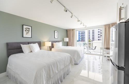 Sunny Isles Beach Apartment | Ocean View Resort Studio in Sunny Isles Beach