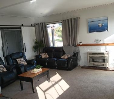 Portland House | Tranquil Ocean Views with Child-Friendly Amenities