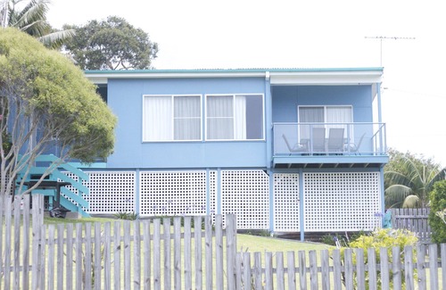 Crescent Head House | Inviting Ocean Views Steps from Shops and Cafes