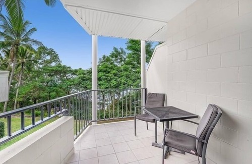 Trinity Beach Apartment | Family-Friendly Retreat with Breathtaking Ocean Views