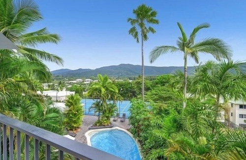 Trinity Beach Apartment | Family-Friendly Retreat with Breathtaking Ocean Views