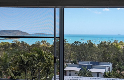 Airlie Beach Apartment | Ocean Views Forever - Peace & Quiet up High