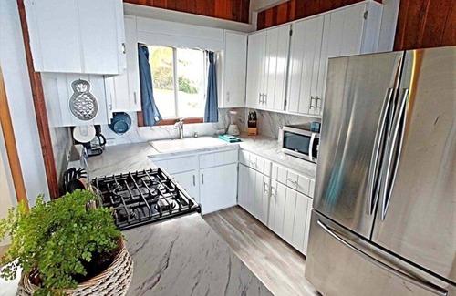 Papa Cottage | Unforgettable Ocean Views from a Cozy Organic Farm Cottage