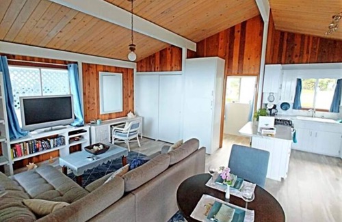 Papa Cottage | Unforgettable Ocean Views from a Cozy Organic Farm Cottage