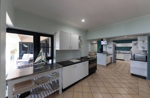 Mountainside Apartment | Coastal Retreat - Breathtaking Ocean View Apartment