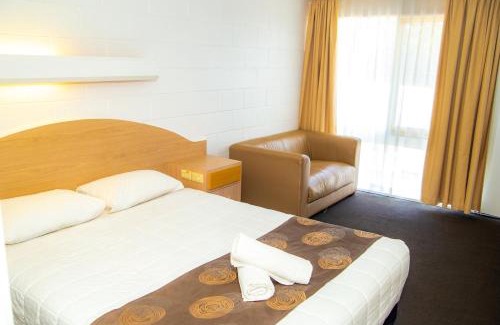 Kalimna Hotel | Budget-Friendly Ocean Views Motel in Lakes Entrance