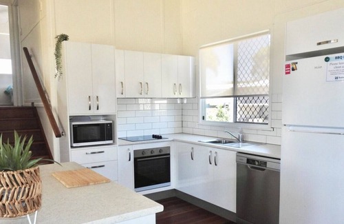 Woodgate House | Ocean Views on the Esplanade