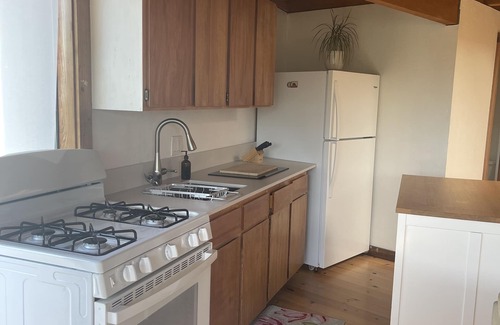 Marin County House | Oceanfront Retreat with Private Parking and Spa Amenities