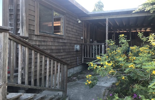 Marin County House | Oceanfront Retreat with Private Parking and Spa Amenities