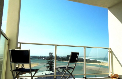 The Entrance Apartment | Oceanfront Retreat with Pool and Spa at SUNDRIFT Unit 26