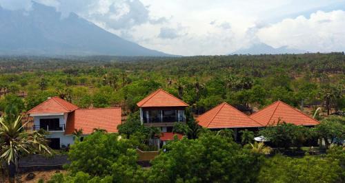 Tulamben House | Beautiful Ocean Villa Dive Resort in Tulamben with Pool