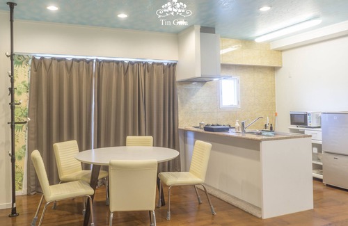 Onna House | Ocean Villa Tin Gala: Beachside Retreat with Free Wi-Fi