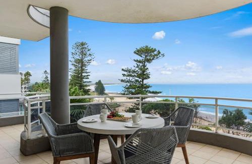 Wollongong CBD Apartment | Beachfront Penthouse at Ocean Vista Escape - Rated 9/10