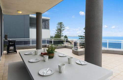 Wollongong CBD Apartment | Beachfront Penthouse at Ocean Vista Escape - Rated 9/10