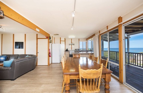 Guilderton House | Modern Oceanfront Home with Spectacular Views and Pool