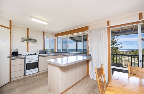 Guilderton House | Modern Oceanfront Home with Spectacular Views and Pool