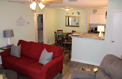 Demere Park Condo | Exceptional Ocean Walk Condo with Pool & Ocean View