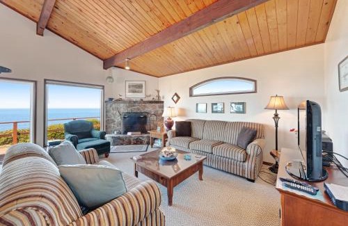 Gleneden Beach House | Ocean Waves: 4-Star Oceanfront Retreat with Outstanding Reviews