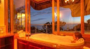 Seafield Cabin | Escape to Oceana Beach and Wildlife Reserve: 5-Star Retreat