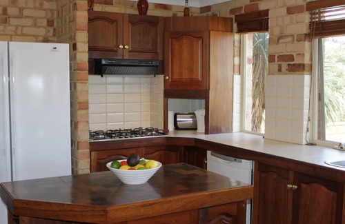 Warnbro House | Beachfront Family Retreat at Oceana Sunset with Stunning Views