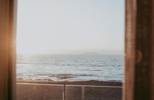 Rand Rifles House | Exclusive Oceanfront Escape at Oceana View - 10/10 Rated