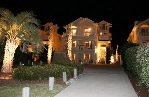 Kill Devil Hills House | Luxury KD2 Grande Luxxe: Oceanfront Retreat with Pool & Theater