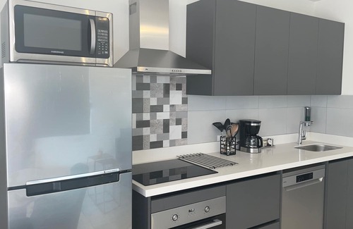 Oranjestad Condo | Oceanfront 1BDR Condo with Pool, Kitchen & Mini-Beach