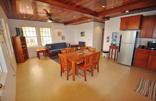 Caye Caulker House | Oceanfront Retreat: 2 Bed, Private Dock & Pool Access