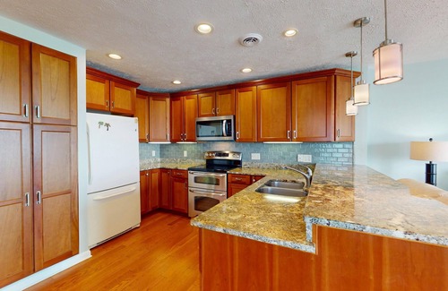 Kure Beach Condo | Oceanfront 2-Story Retreat with Pools and Hot Tub