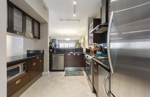 Rock Harbor Condo | Oceanfront Mariner's Club Villa 533: Pool, Game Room & More