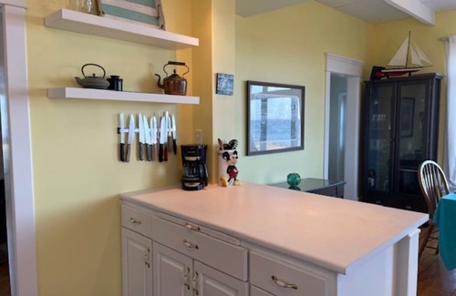 Feltzen South House | Oceanfront 3-Bedroom Captain's House with Spa & Hot Tub