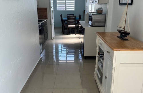 Islote House | OCEANFRONT 3-bedroom private with WiFi and AC in Cueva del Indio Arecibo
