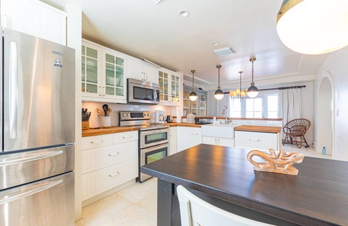 Nassau Villa | Oceanfront Villa with Private Pool - 10/10 Guest Rated