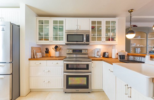Nassau Villa | Oceanfront Villa with Private Pool - 10/10 Guest Rated