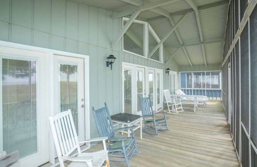 Sunset Beach House | Oceanfront 4 Bedroom Home - Guest Rated 10/10 & Ocean View