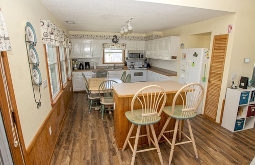 Corolla House | Oceanfront Dolphin Watch: Unforgettable Ocean Views Await