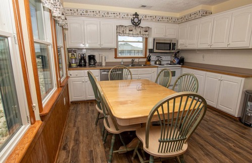 Corolla House | Oceanfront Dolphin Watch: Unforgettable Ocean Views Await