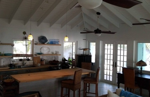 Andros Town House | Idyllic Oceanfront Retreat in Fresh Creek - Family Friendly