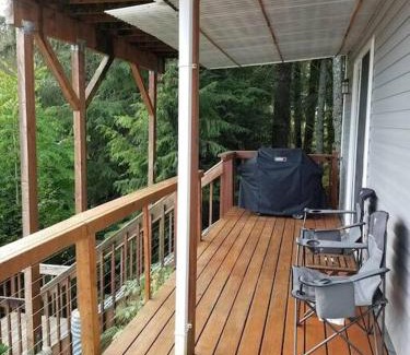 Juneau Apartment | Seaside Escape: Oceanfront Apartment with Water Access
