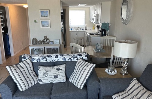 Ormond-by-the-Sea Condo | Oceanfront Beach Condo with Pool and Elevator Access