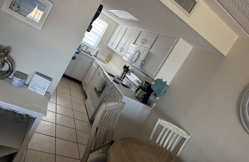 Ormond-by-the-Sea Condo | Oceanfront Beach Condo with Pool and Elevator Access